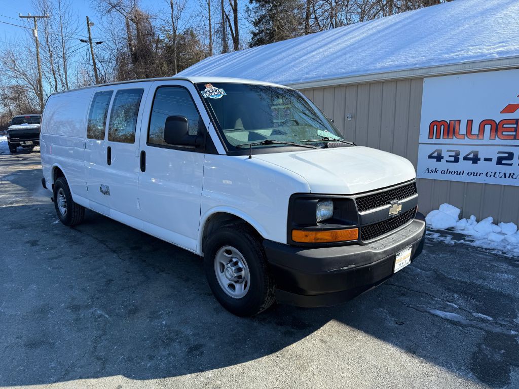 2017 Chevrolet Express Image 2