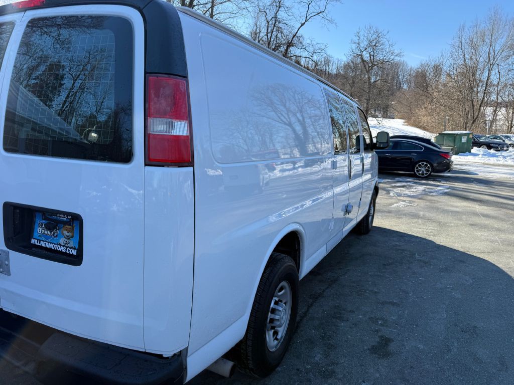 2017 Chevrolet Express Image 8
