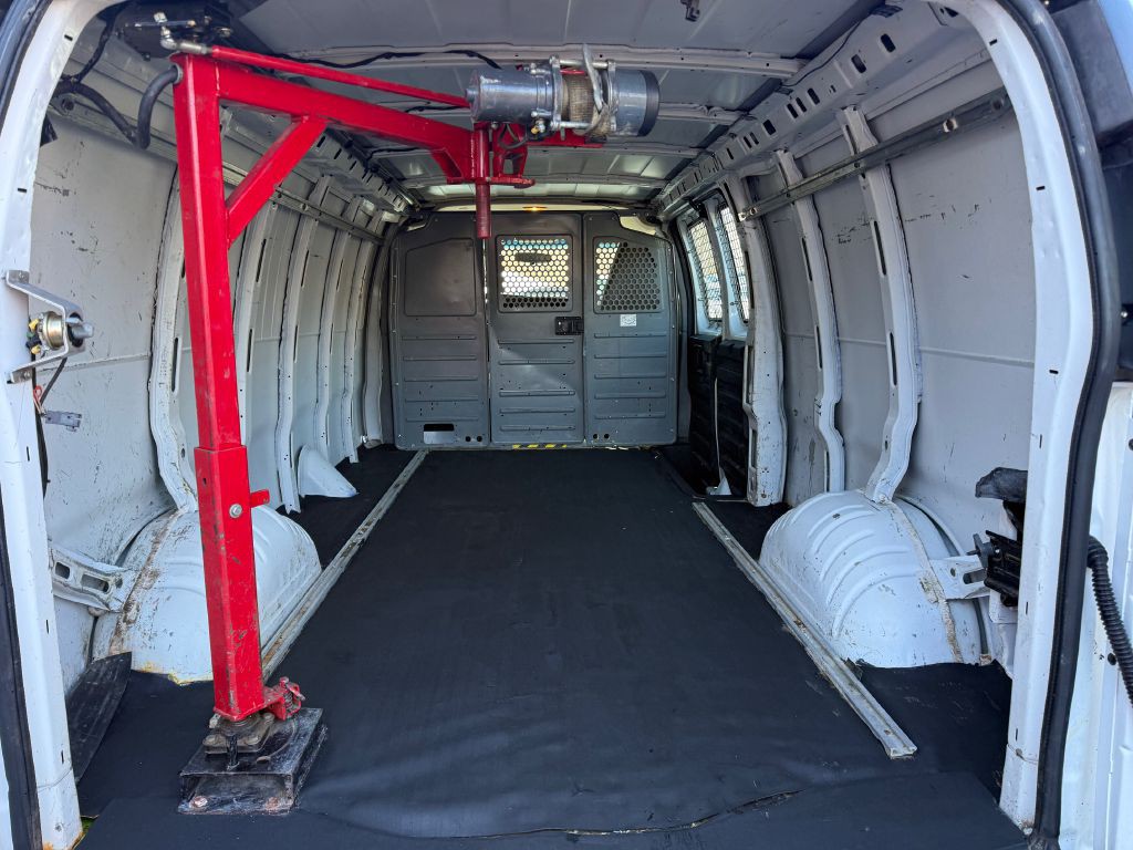 2017 Chevrolet Express Image 12