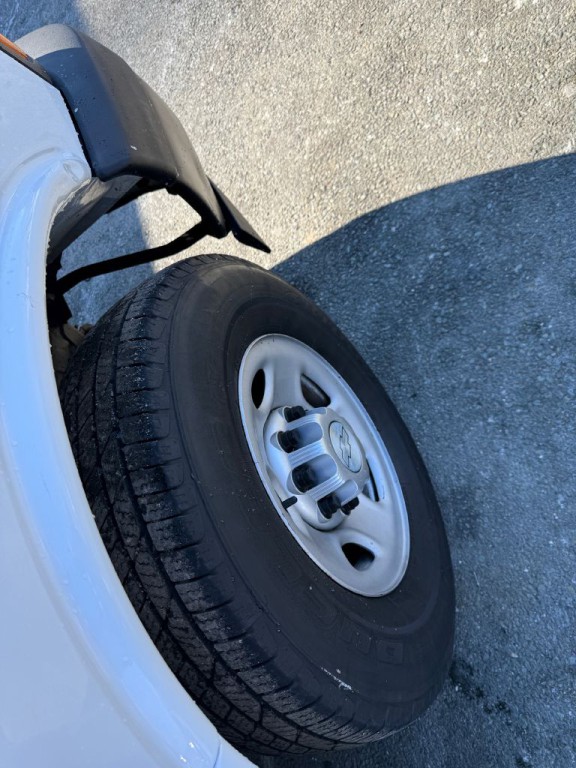 2017 Chevrolet Express Image 16
