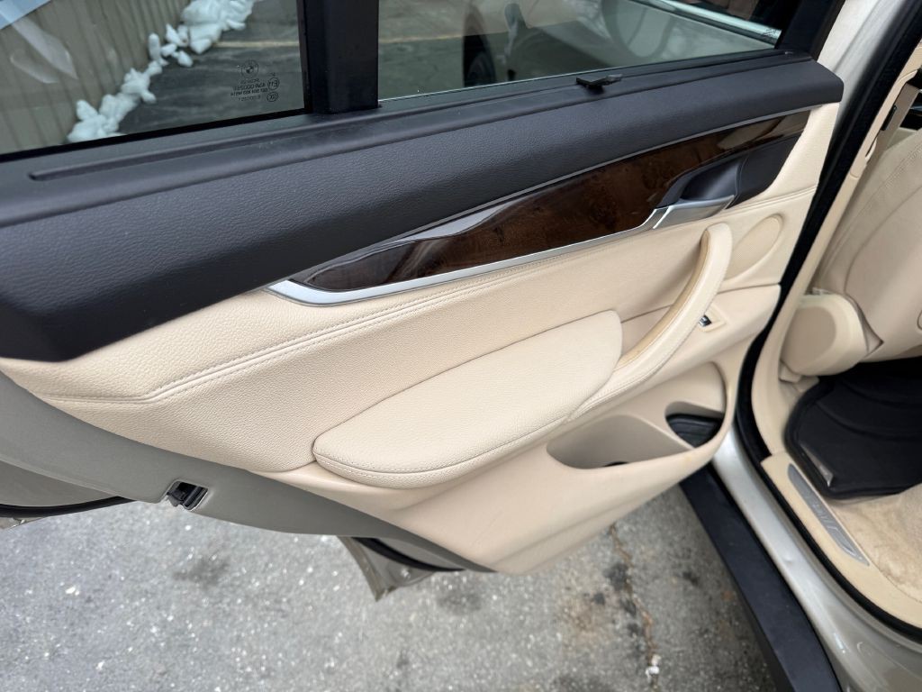 2015 BMW X5 Image 17