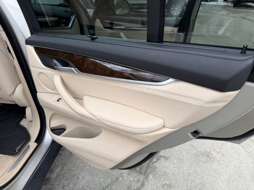 2015 BMW X5 Image 19