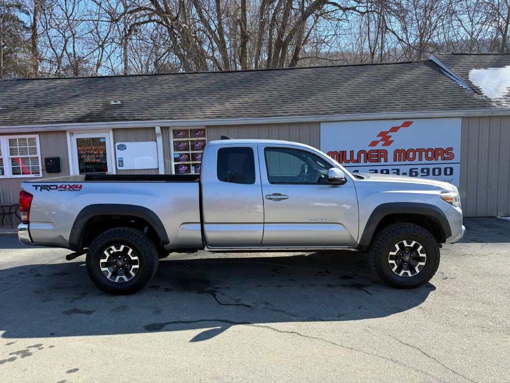 2016 Toyota Tacoma Image 1