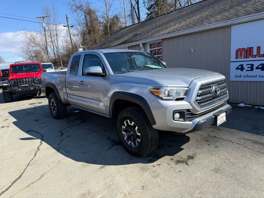 2016 Toyota Tacoma Image 2