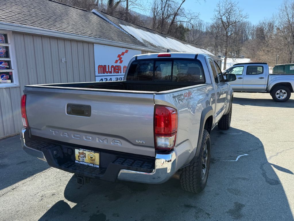 2016 Toyota Tacoma Image 8
