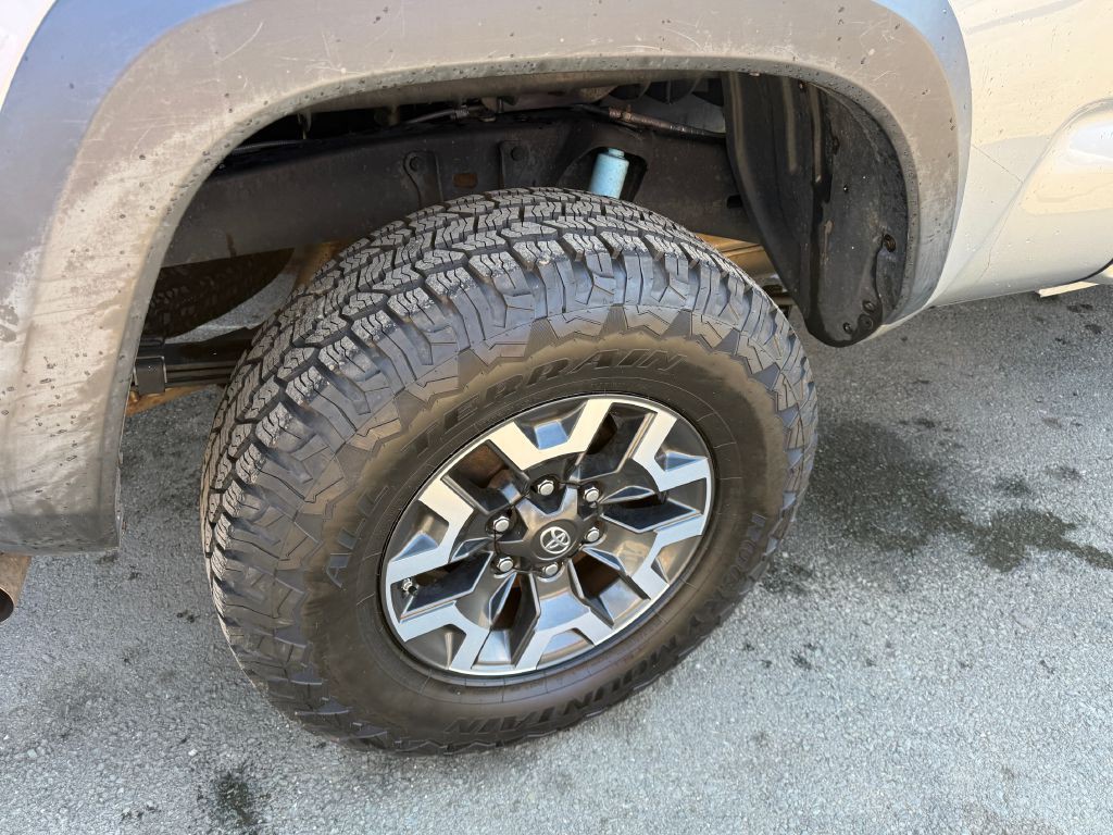 2016 Toyota Tacoma Image 13