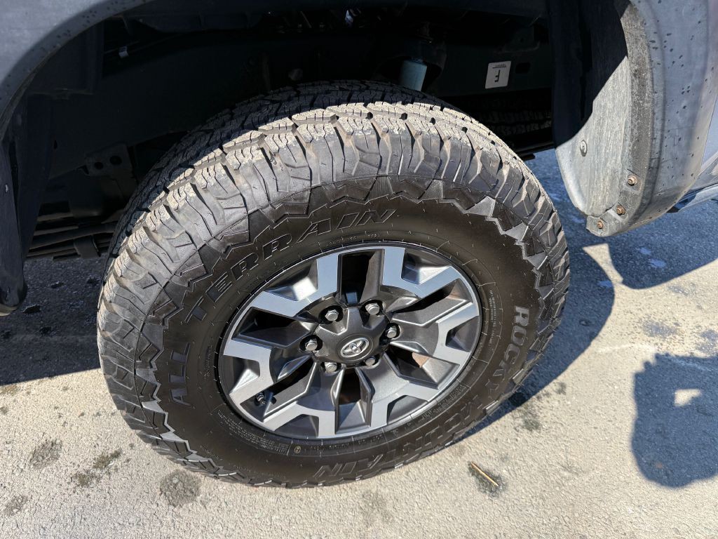 2016 Toyota Tacoma Image 15