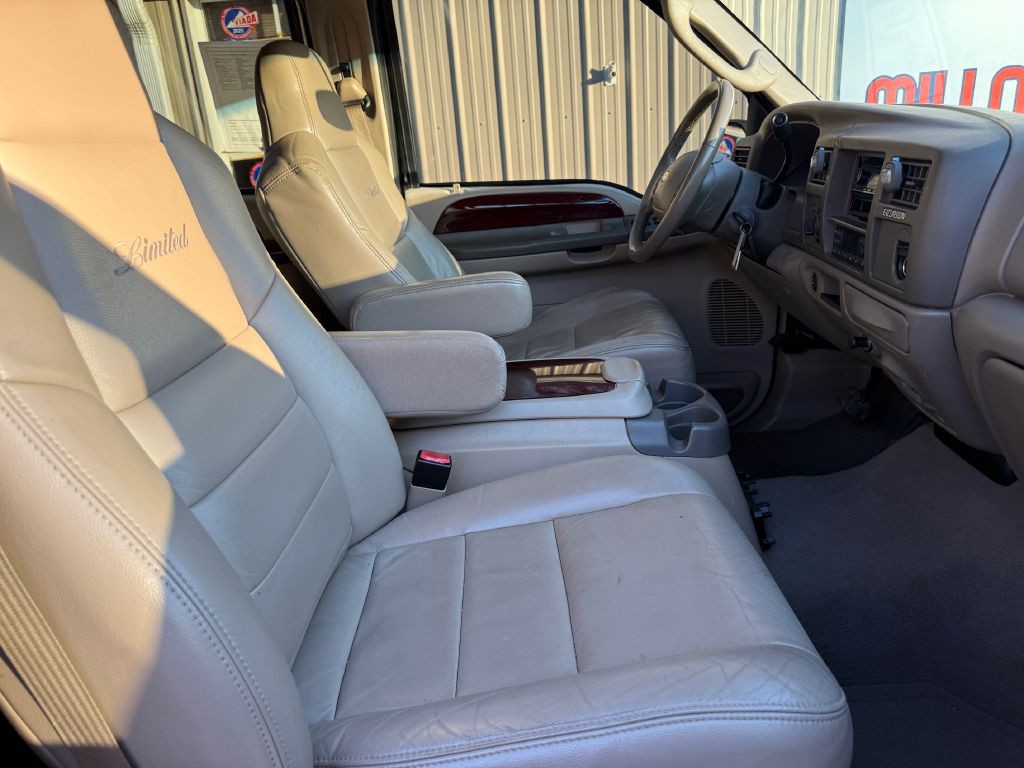 2004 Ford Excursion Image 11