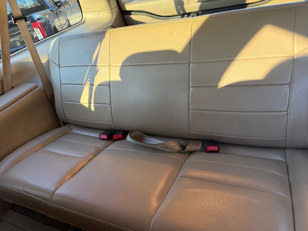 2004 Ford Excursion Image 13