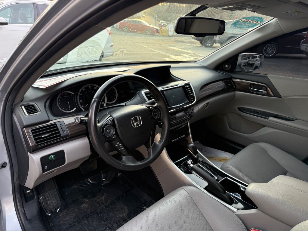 2017 Honda Accord Image 10