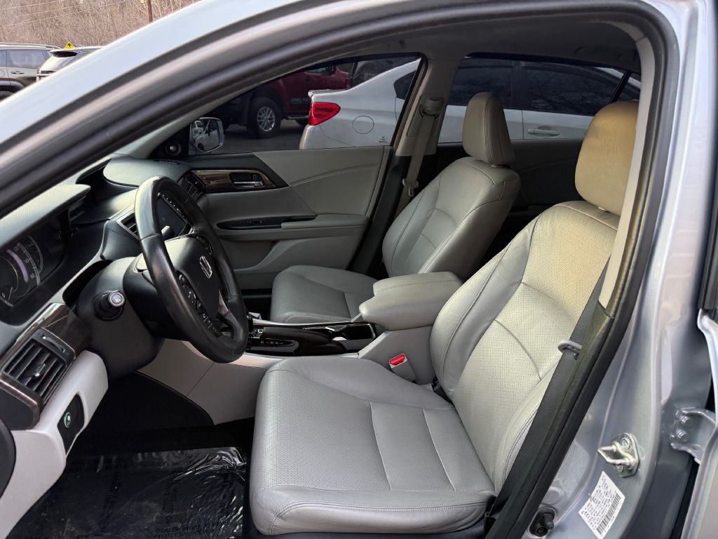 2017 Honda Accord Image 12