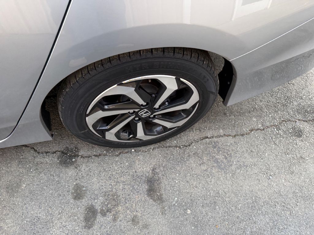 2017 Honda Accord Image 19