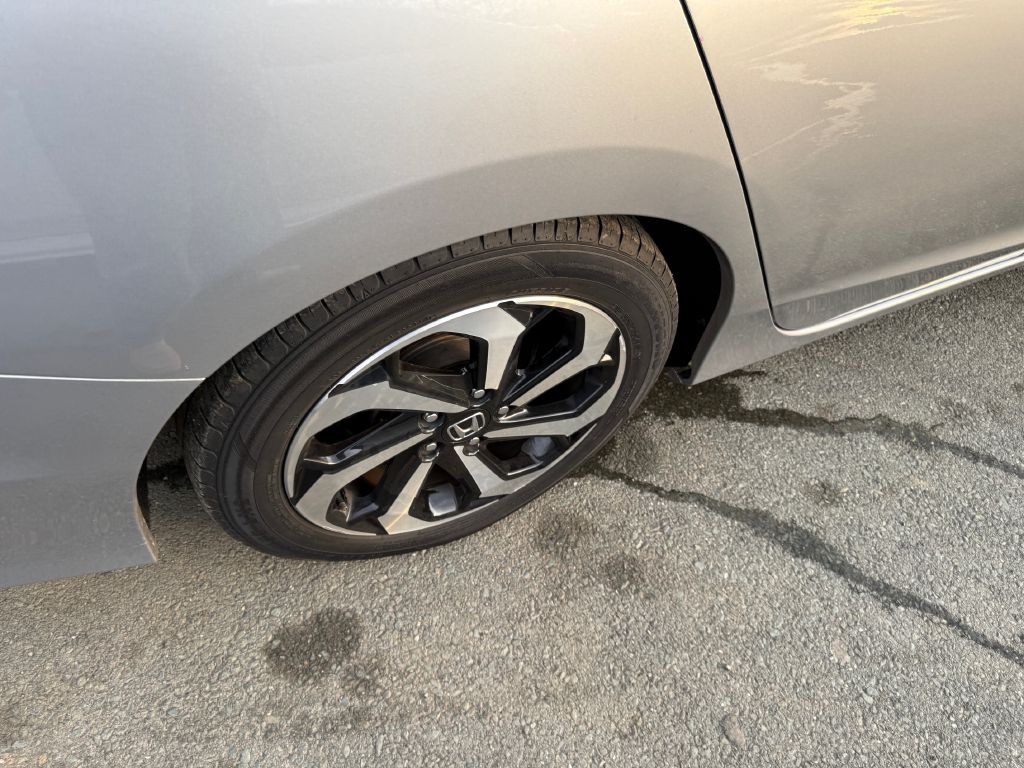 2017 Honda Accord Image 20