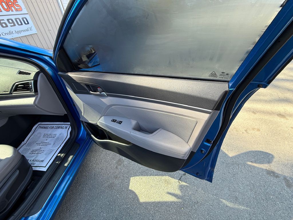 2018 Hyundai Elantra Image 16
