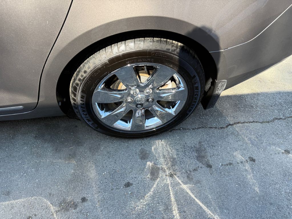 2012 Buick Lacrosse Image 10