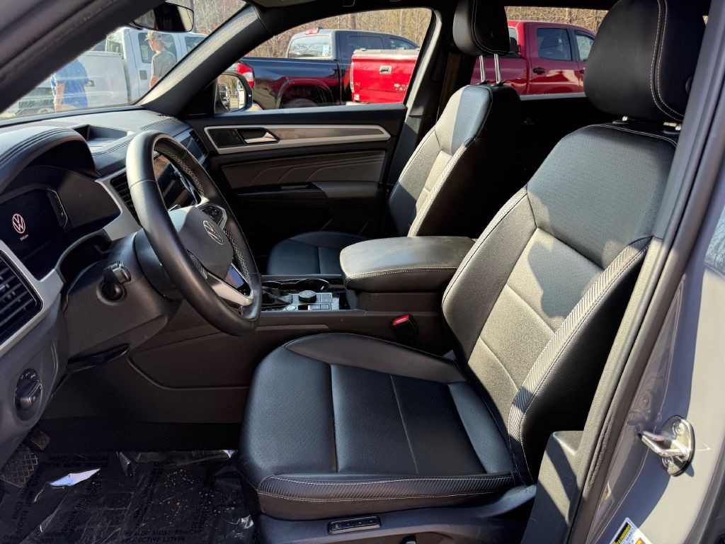 2021 Volkswagen Atlas Cross Sport Image 12
