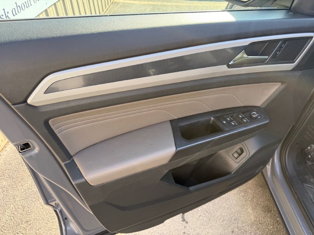 2021 Volkswagen Atlas Cross Sport Image 17