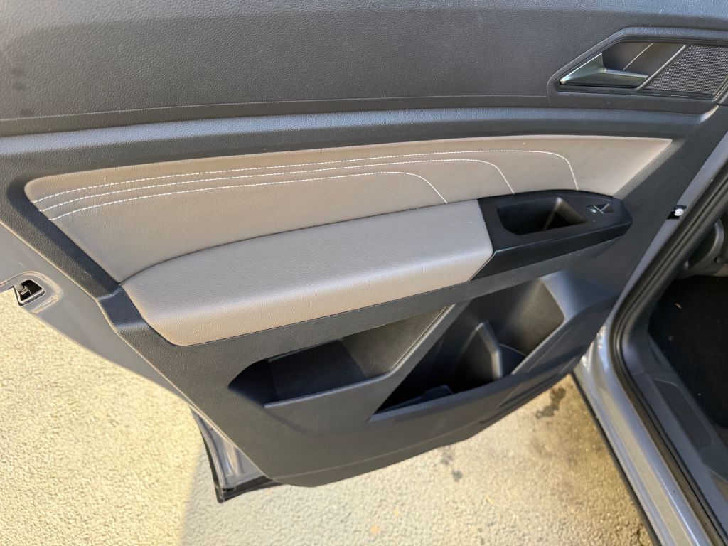 2021 Volkswagen Atlas Cross Sport Image 18