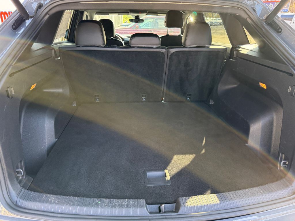 2021 Volkswagen Atlas Cross Sport Image 20