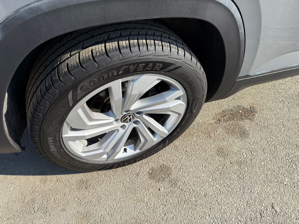 2021 Volkswagen Atlas Cross Sport Image 24