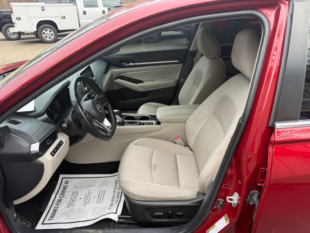 2021 Nissan Altima Image 11