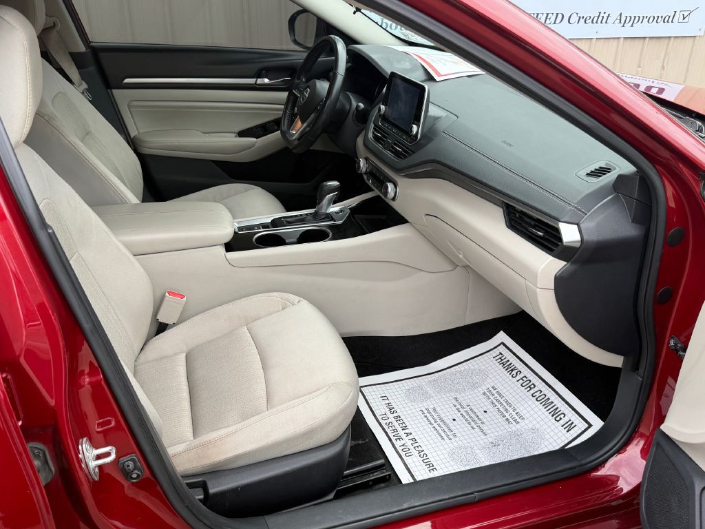 2021 Nissan Altima Image 13