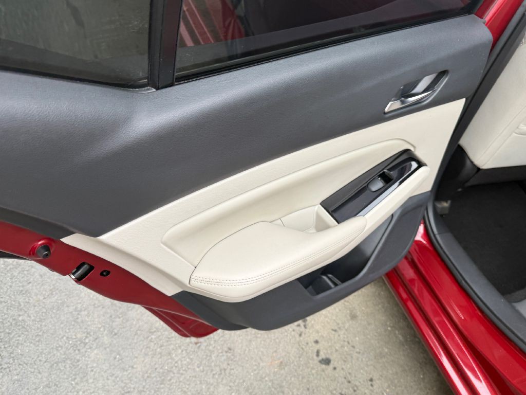 2021 Nissan Altima Image 18