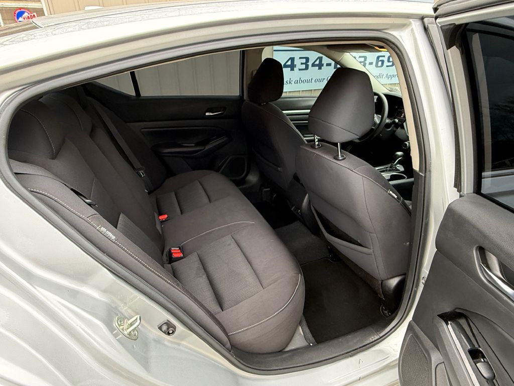 2021 Nissan Altima Image 14