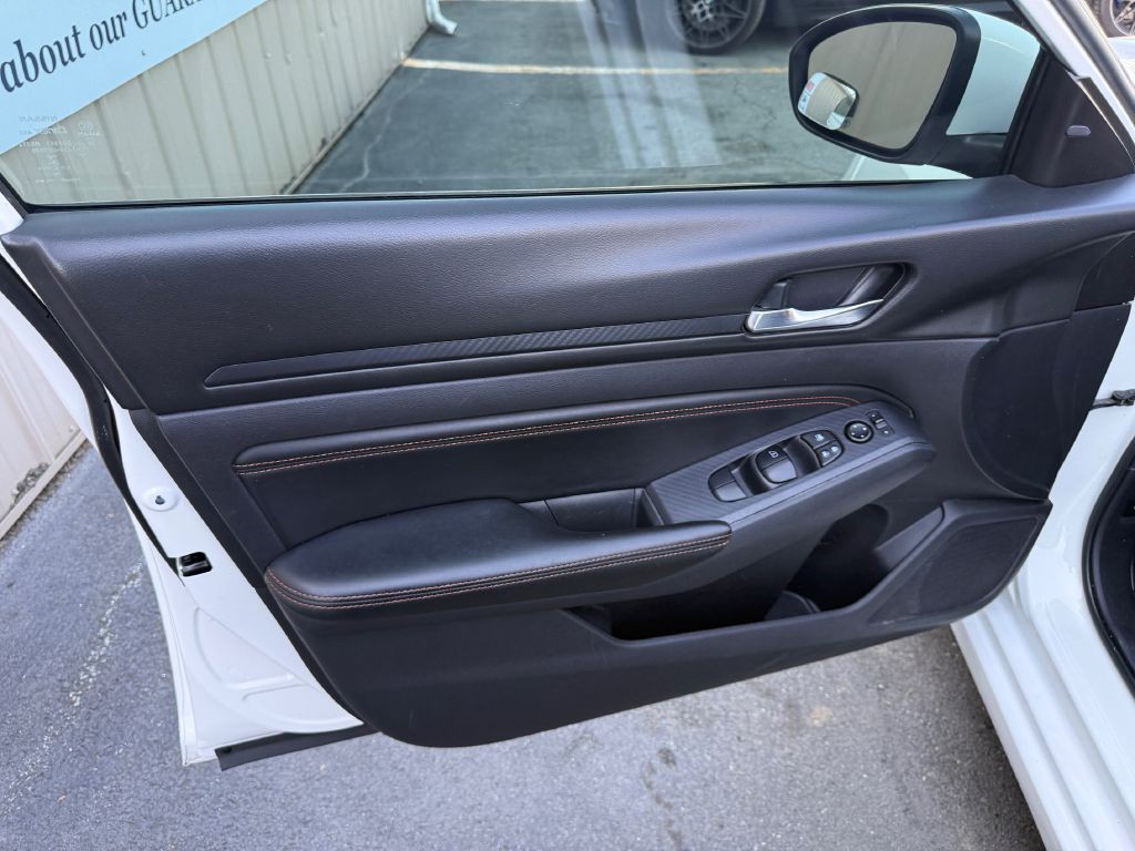 2020 Nissan Altima Image 15