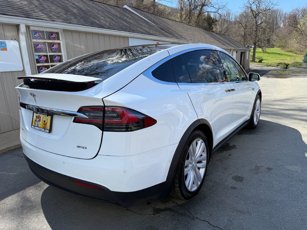 2016 Tesla Model X Image 7