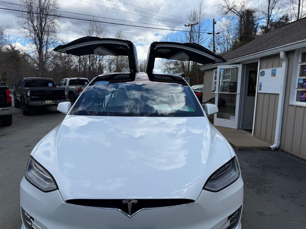 2016 Tesla Model X Image 13