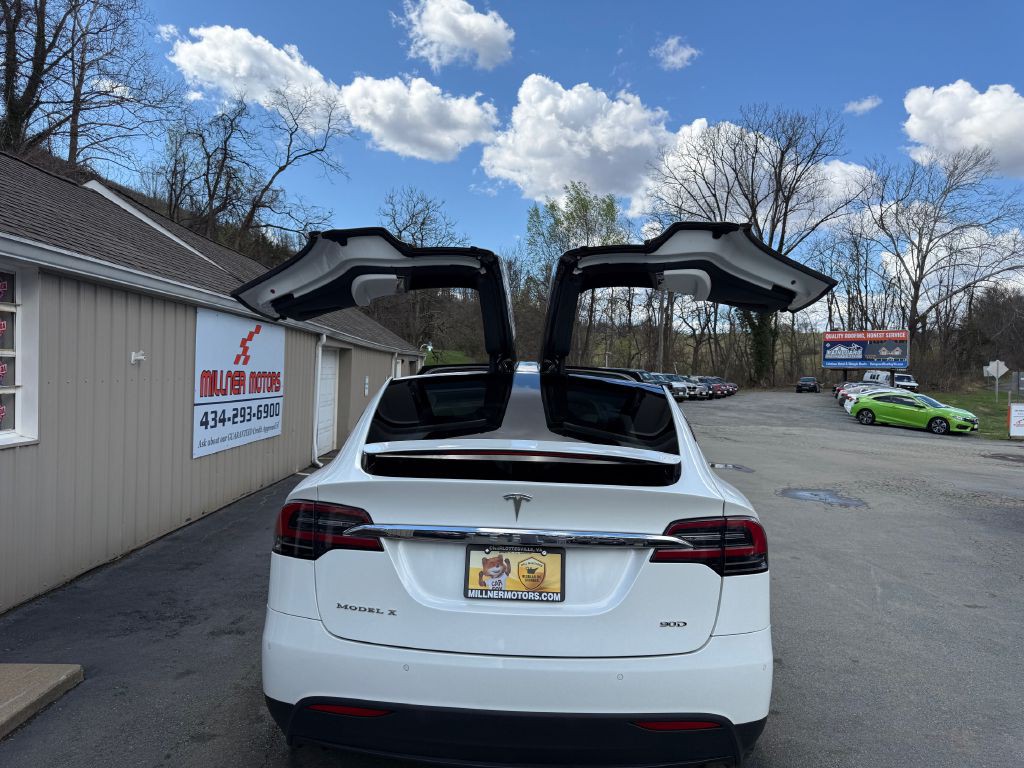 2016 Tesla Model X Image 14