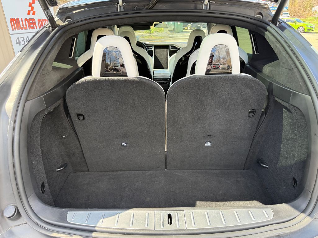 2016 Tesla Model X Image 27