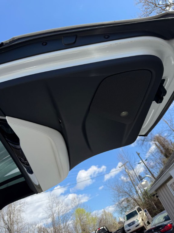 2016 Tesla Model X Image 31