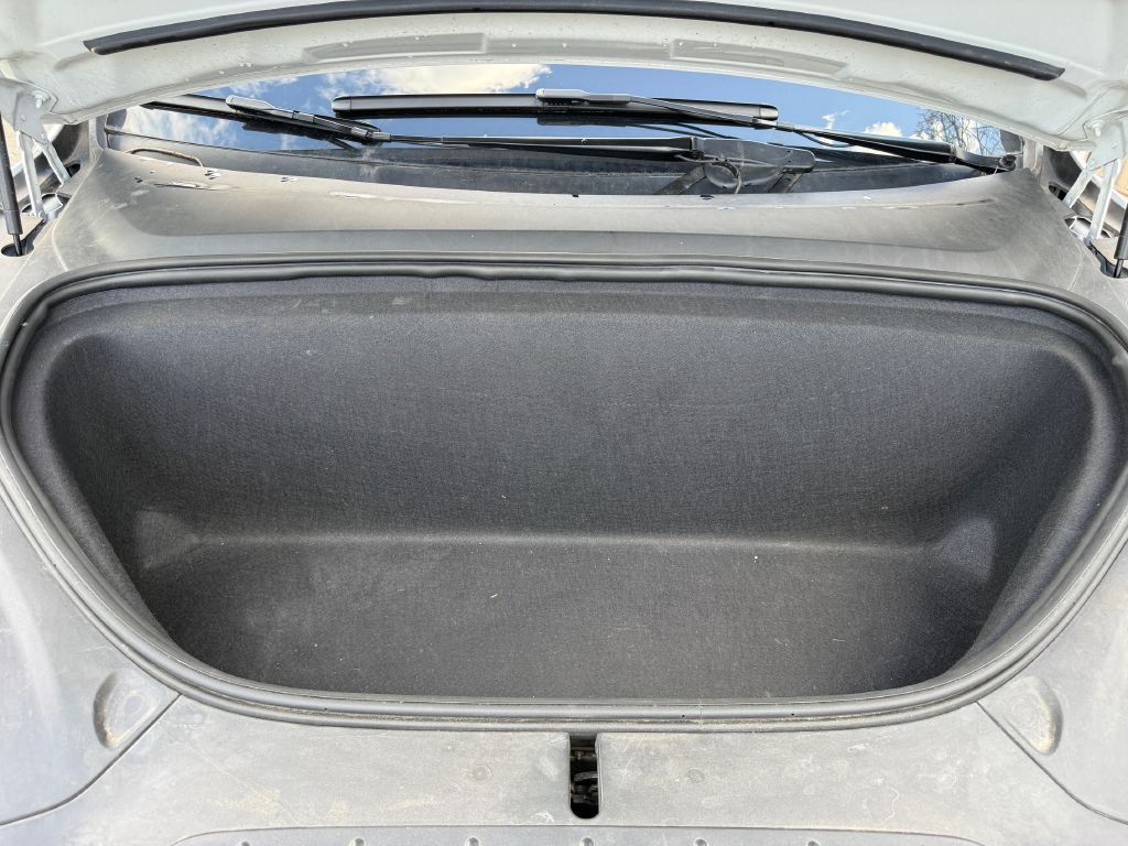 2016 Tesla Model X Image 32