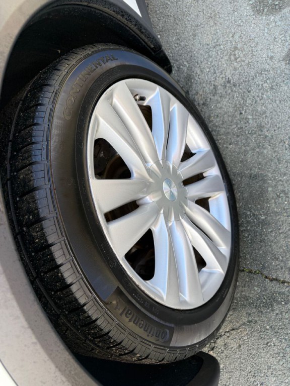 2016 Tesla Model X Image 36