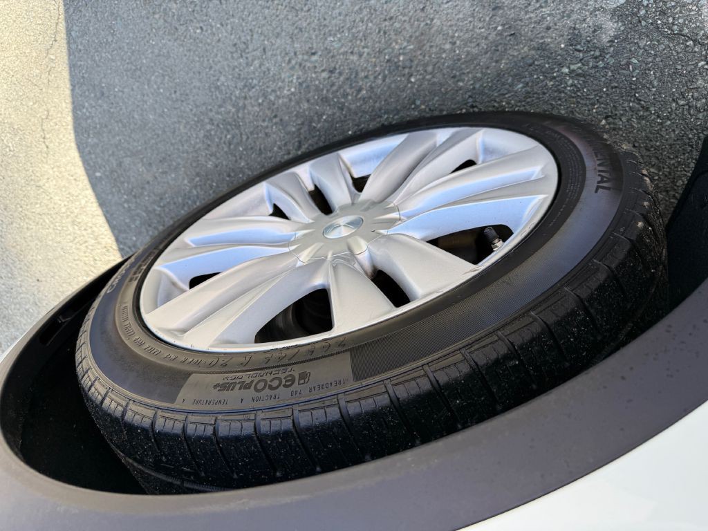 2016 Tesla Model X Image 37