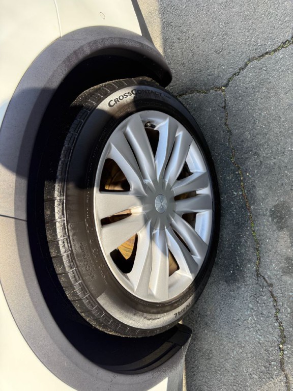 2016 Tesla Model X Image 38