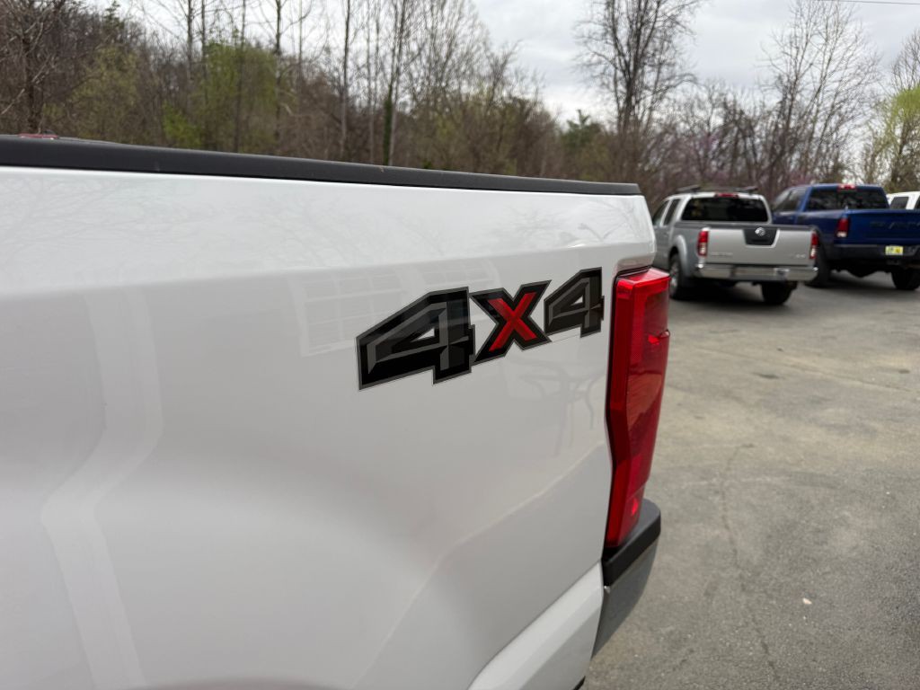 2022 Ford F-350 Image 8