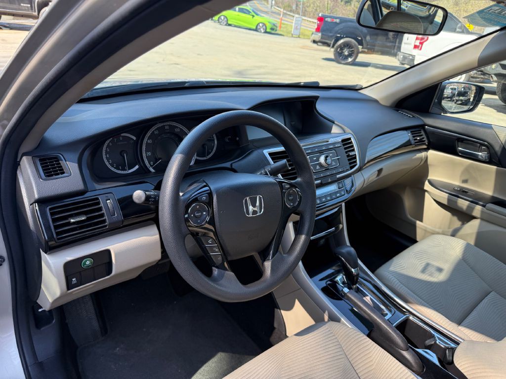 2017 Honda Accord Image 12