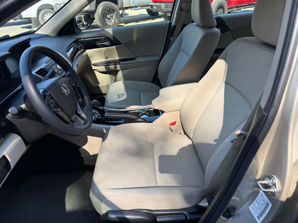 2017 Honda Accord Image 13