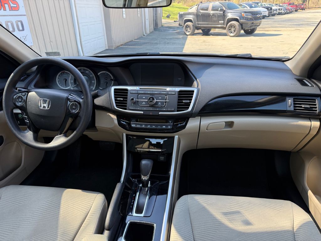 2017 Honda Accord Image 16