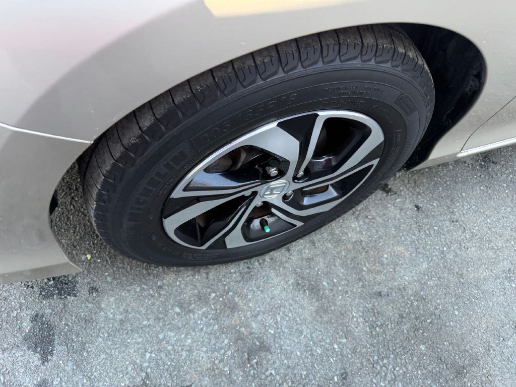 2017 Honda Accord Image 20