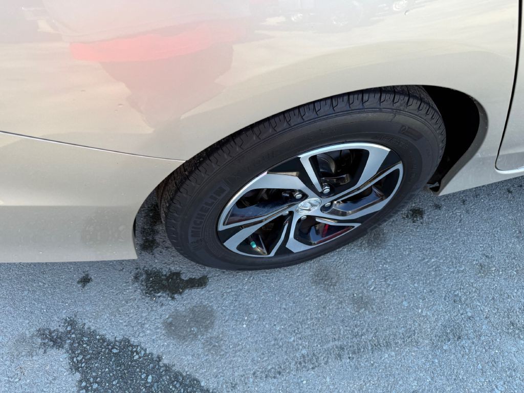 2017 Honda Accord Image 23