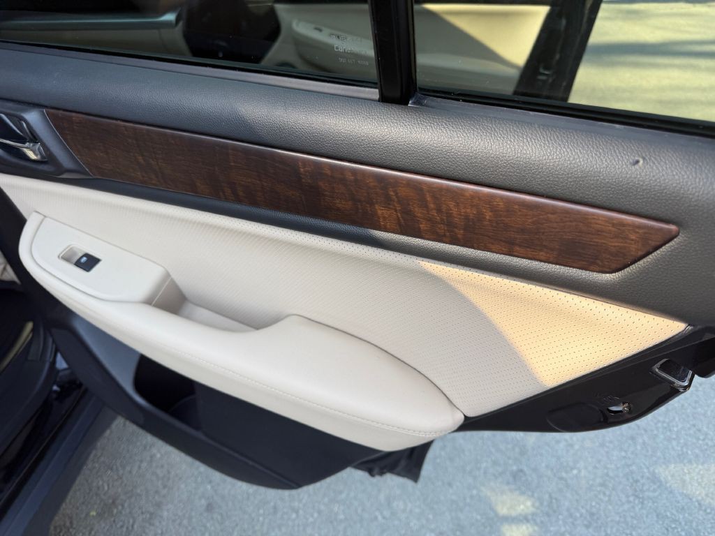 2017 Subaru Outback Image 15