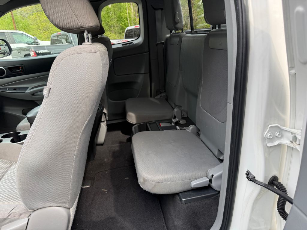 2013 Toyota Tacoma Image 10