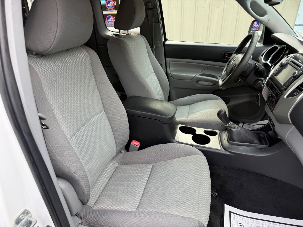 2013 Toyota Tacoma Image 12