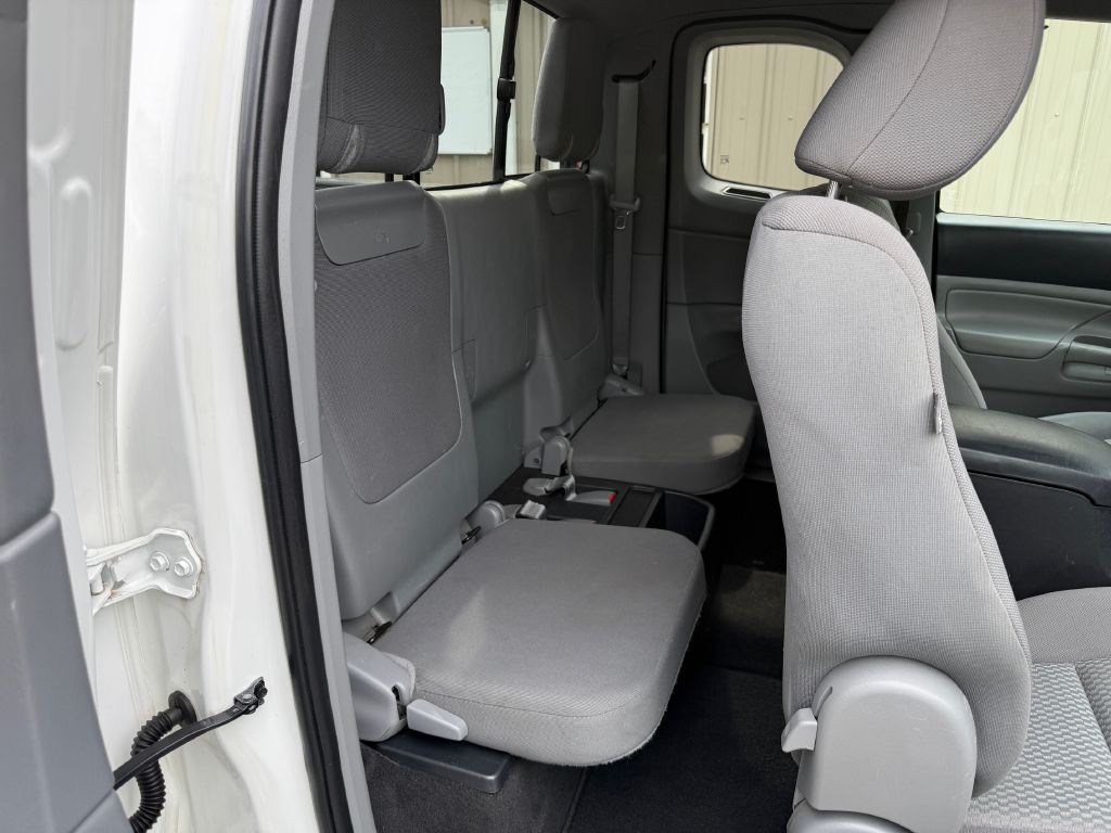 2013 Toyota Tacoma Image 13