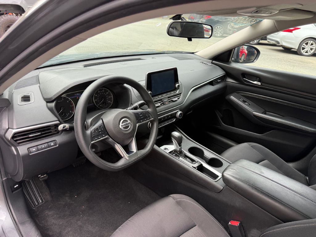 2020 Nissan Altima Image 10