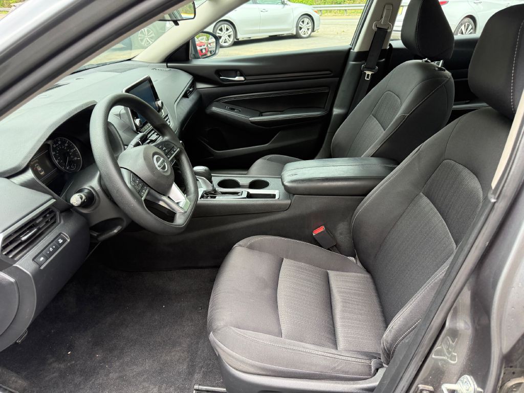 2020 Nissan Altima Image 11